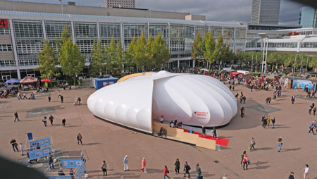 Frankfurt Pavilion © Foto: Diether v. Goddenthow