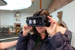 Mit der 3D-Brille vorwärts in die Urzeit! Foto: Diether v Goddenthow © atelier-goddenthow
