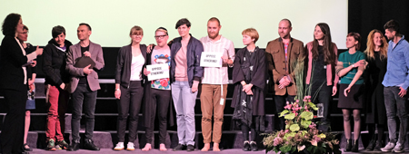 Die Preisträger sind Oksana Kazmina (Ukraine) und Maxim Cirlan (Moldawien) mit dem Projekt ANTIGONA, Miona Bogović (Serbien/ Deutschland) und Ana Hoffner (Österreich) mit THE OTHER ZENIT, Zhanna Ozirna (Ukraine) und Aurelia Natalini (Deutschland) mit BOND, Ion Gnatiuc (Rumänien) und Artiom Zavadovschi (Moldawien) mit FACE TO FACE, sowie Andreas Boschmann (Deutschland) und Aleksandra Medianikova (Russland) mit DOMASHNEE VIDEO. Foto: Diether v. Goddenthow
