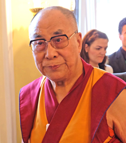 Dalai Lama Archiv-Foto: Diether v. Goddenthow © atelier-goddenthow