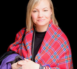Máret Ánne Sara, einer zahlreicher samischer Künstlerinnen u.a. mit ihrer "Lassoinstallation" vertreten. © Foto: Diether v Goddenthow