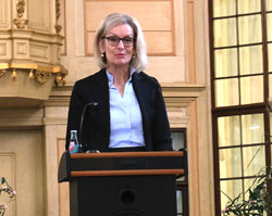 Kirsten Worms, Direktorin Staatliche Schlösser und Gärten Hessen. Foto:  Diether v Goddenthow