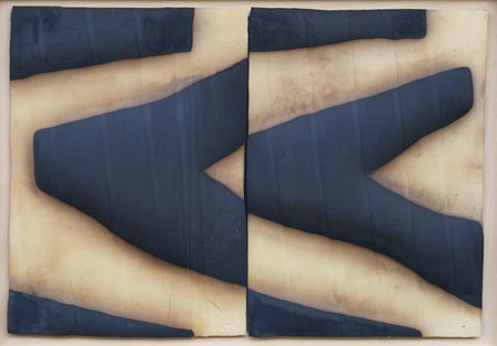 Eva Ohlow, Karawane, 1999, vulkanisierter Kautschuk, 46 x 60 cm Foto: Galerie Rother