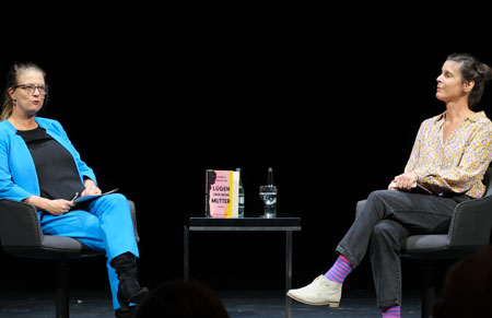Sandra Kegel- im Talk mit Daniela Droescher © Foto: Diether von Goddenthow