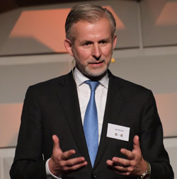 Jan Rinnert, Vorsitzender der Geschäftsführung und CEO der Heraeus Gruppe. © Foto: Diether von Goddenthow