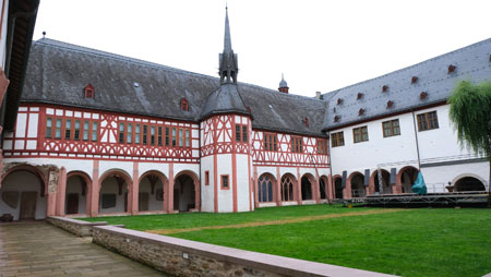 Kloster Eberbach, ein Zentrum des Rheingau-Musikfestivals. © Foto Diether von Goddenthow