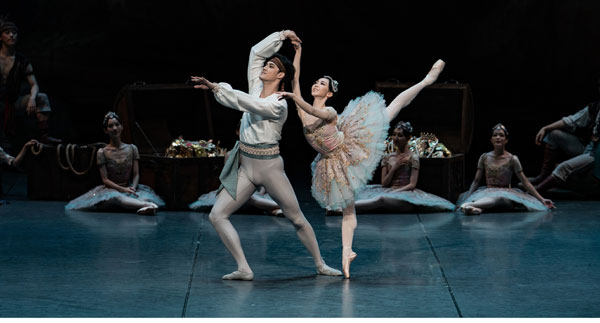 TANZ. Koreanisches Nationalballett. KR Le Corsaire. Choreografie von Jungbin Song (basierend auf Marius Petipa) © Foto: Korean National Ballet