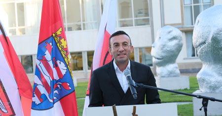 Oberbürgermeister Mike Josef spricht beim Empfang für das konsularische Korps © Foto Diether von Goddenthow